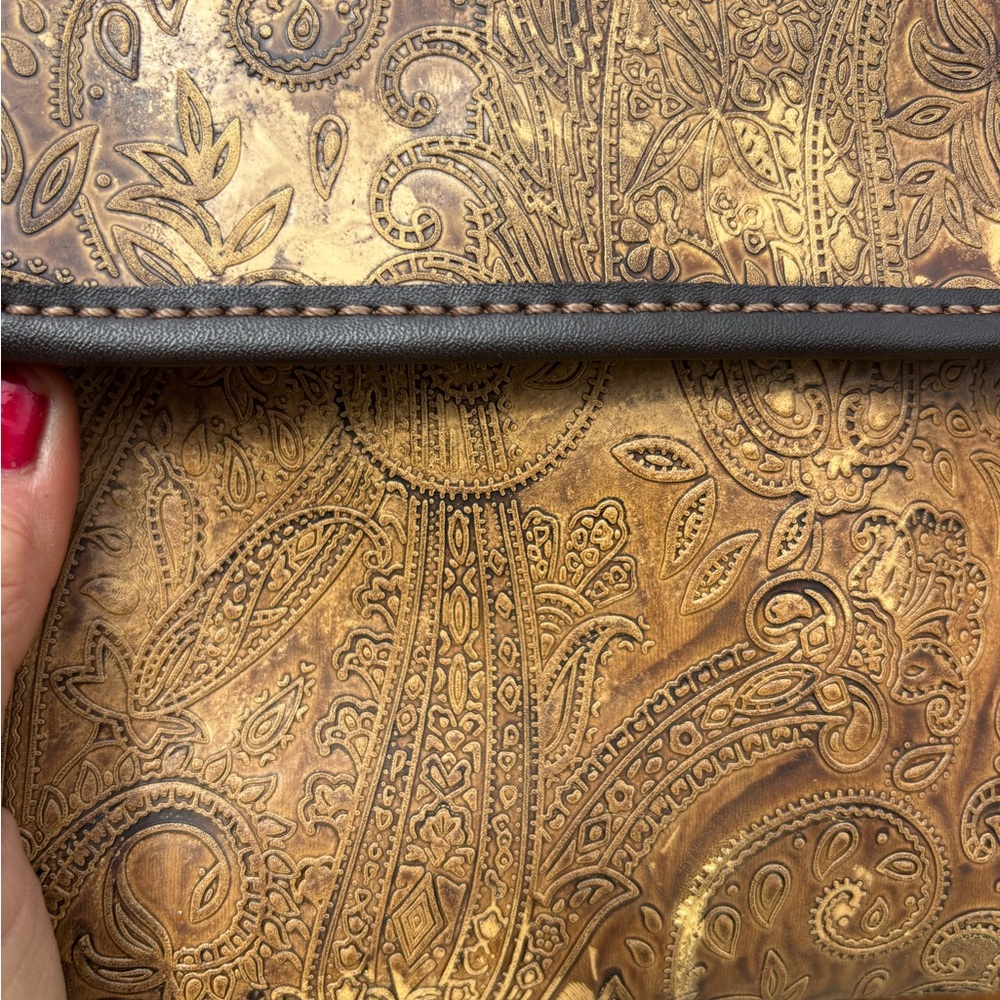 GUC! Relic Vintage Paisley Leather Gold Crossbody Bag - Picture 8 of 14